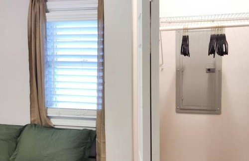 Downtown Charm Two Bedroom Home - Foto 27