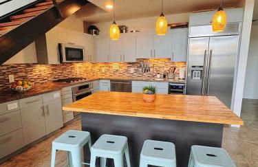 Penthouse Industrial Loft & Parking Little Italy - Foto 23