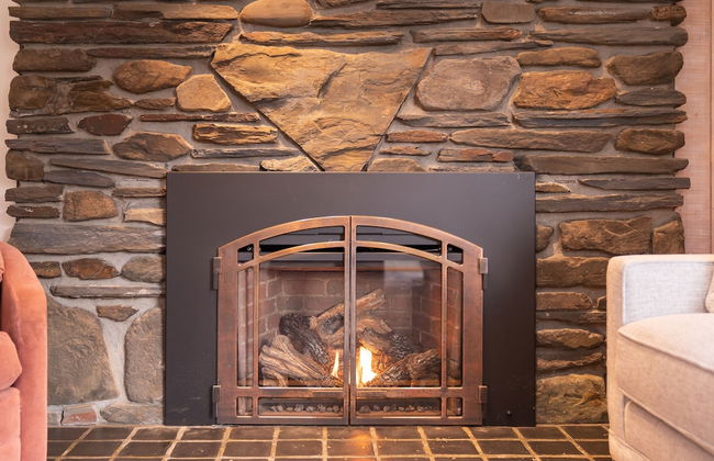 Classic Stowe Ski 3 Bedroom Chalet by RedAwning - Photo 32