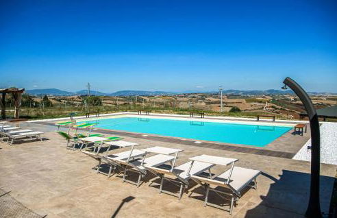 Awesome Apartment In Terre Roveresche - Foto 9