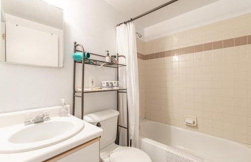 Stunning 3 Bed Fully Furnished Apt - Foto 12