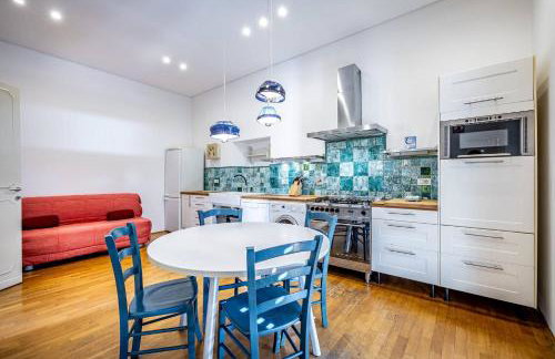 YD Bright 2-Bedroom Retreat with Elevator - Foto 14