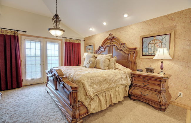 Grand Crowne Resort - Photo 13