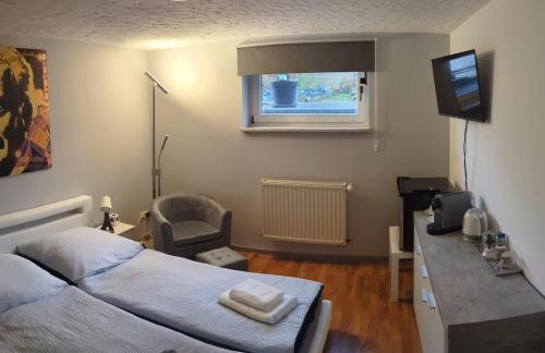 Ferien- Messe- Handwerkerzimmer mit Bad - Foto 4