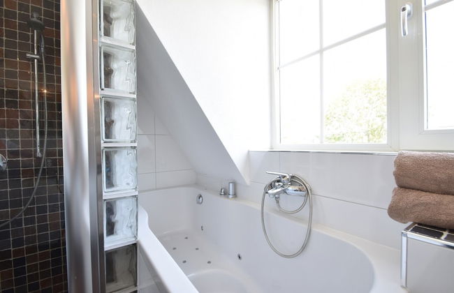 Enticing Holiday Home in Oude With Garden - Foto 20