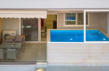 Grand Suites with Private Pools - Photo 35