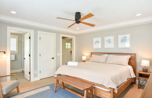 Gorgeous Architectural Home w Water Views - Foto 14