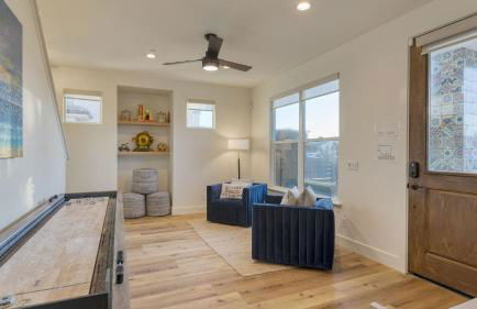 Sunset Serenity by Avantstay Rooftop w/ Hot Tub & Fire Pit, 3 Blocks to Beach! - Foto 18