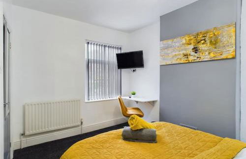 Cliff House By RMR Accommodations - NEW - Sleeps 8 - Modern - Parking - Foto 16