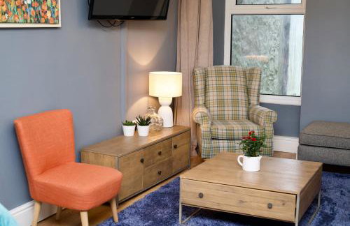 Bay View, Sleeps 18, 7 Bedrooms, 7 Bathrooms, Seafront, Criccieth - Foto 73