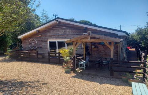 Under the Stars Shepherds Huts at Harbors Lake - Photo 37