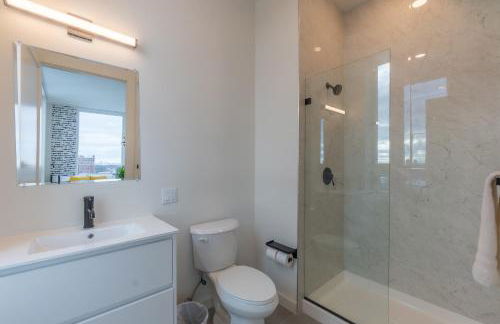 Bright and Bold Escape with NYC Views and Free Parking, Sleeps 9 and 2 Baths - Foto 18