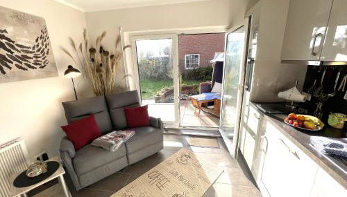 SEGELund - Zeit für uns- ruhige und sonnige Ferienwohnung mit Terrasse und Garten nahe Strand und Ostsee - Foto 5, stove, pet friendly, minibar