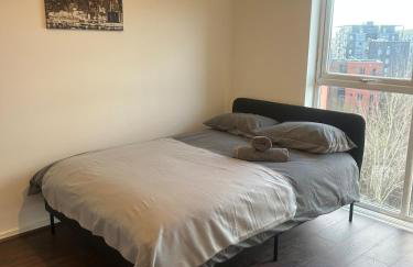 Comfortable 2-Bedroom Flat close Etihad and Coop Live - Photo 13