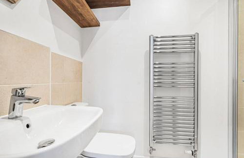 Contemporary 3 Bedroom home in Launton Village - close to Tythe Barn, Bicester Shopping & Bicester Heritage - Foto 15