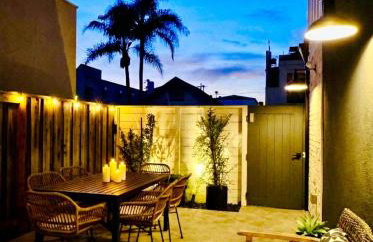 2026 Award Winner, Luxe 2BR, steps to sand & pier, with fire pit, AC and parking - Foto 13