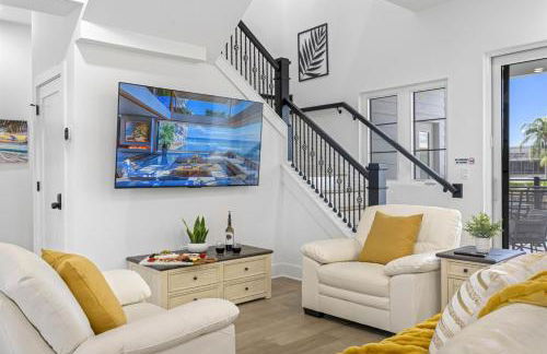 2 Million Villa Heated Pool w Luxury Spa 6BR & 6BR Waterfront by Canal - Foto 8