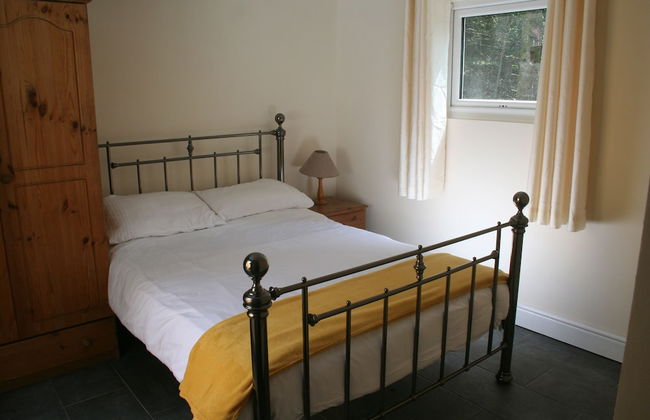 Snow White's House - Farm Park Stay with Hot Tub, BBQ & Fire Pit - Foto 3