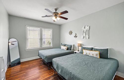 The Starboard at M Historic Lost Bayou Retreat Walk to Beach Sleeps 6 - Foto 29