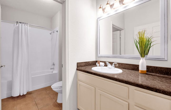 Condo Near Disney w Outdoor Pool and Hot Tub - Foto 50