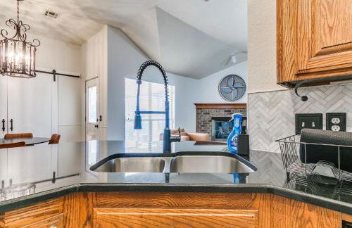 Sleek 4BR OKC Stay by StayLage - Photo 31