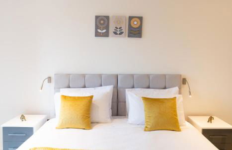 Cosy 1 Bed Apartment in Centre of St Albans - FREE Parking - 5 min walk to St Albans city centre & Railway station - Big Savings on Longer Stays!! - Photo 3