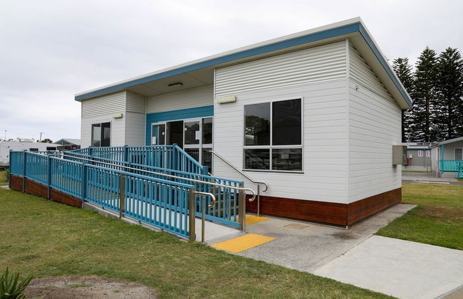 Windang Beach Tourist Park - Photo 42