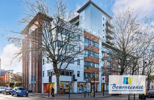 LILYPAD by BOURNECOAST- A Lovely Second Floor Flat in Poole Town Centre with a Lift - FM10693 - Foto 2