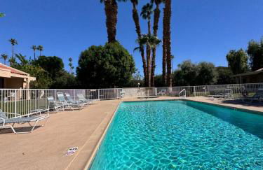 Charming & Cozy 2-Bedroom in the Heart of Cathedral City! - Foto 29