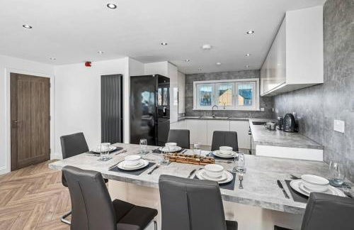 Sea View Luxury Apartment 3 bedrooms Free Parking - By Coast Apartments - Photo 3