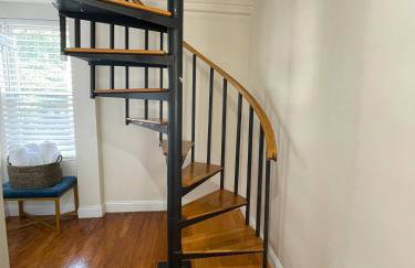 2Bed, 15Bath, Multi-Level Townhouse, Sleeps 6 - Photo 10