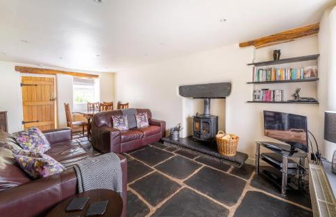 Field Cottage - Photo 6