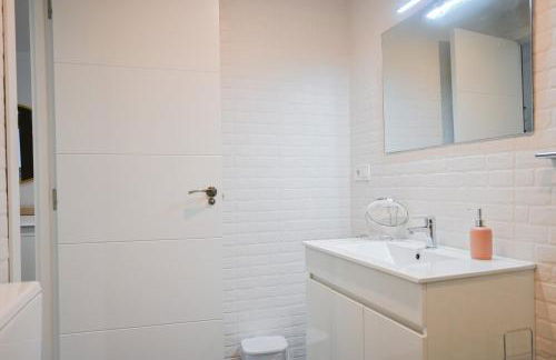 Apartment with Balcony on Calle Santa Engracia Temporal SEN1692 - Foto 28