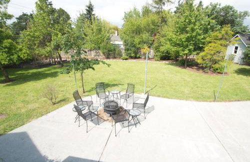 Spacious 5BR 2BA Home - Fenced Yard, BBQ, Fire Pit - Foto 1