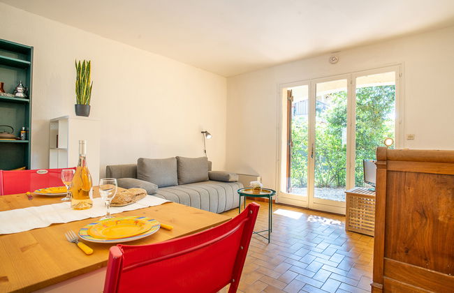 Apartment in Carqueiranne with garden and terrace - Photo 7