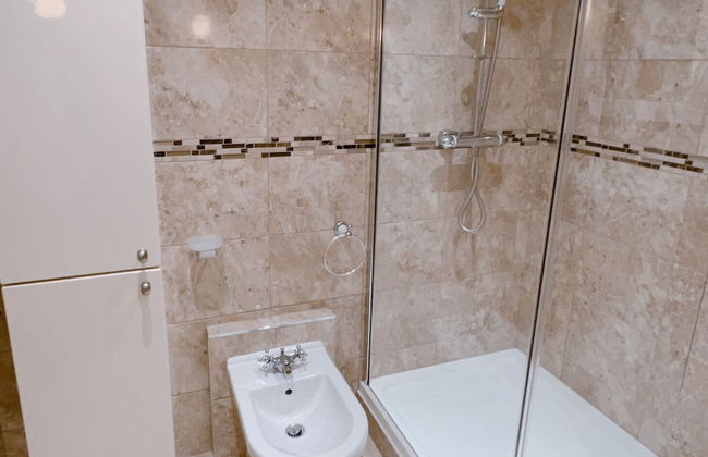 Beautiful 3 Bedroom Apartment in Bournemouth - Foto 18