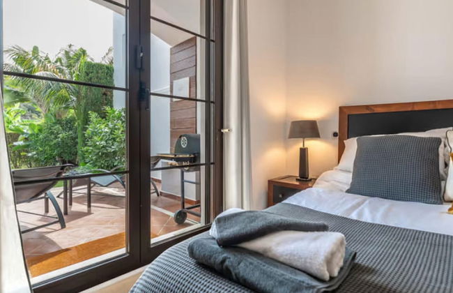 2 Bedrooms - Sleeps 4 - Garden and Pool With View - Photo 9