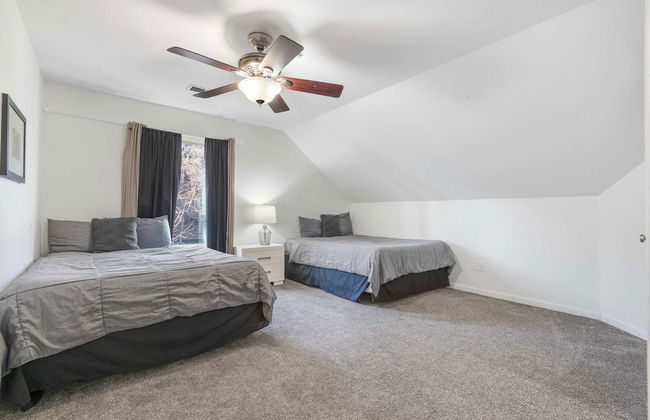 Foggy River Retreat For 16! - Photo 7