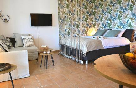 The Olive Tree - Photo 20