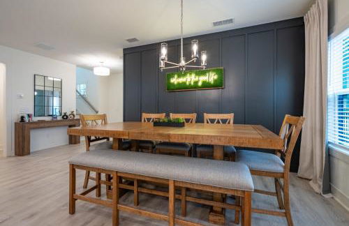 Modern Emerson retreat close to LakePoint Sports - Photo 8