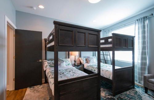 Luxury Townhome Skyline Views Mins To DT - Foto 18