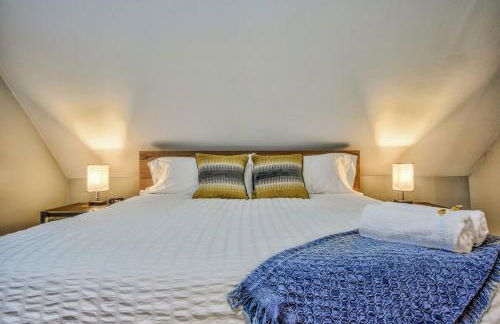 The Vibrant Victorian Hot Tub & Fire Pit in OCC - Foto 20