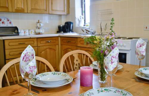 Greenmeadow Bungalow - Photo 3