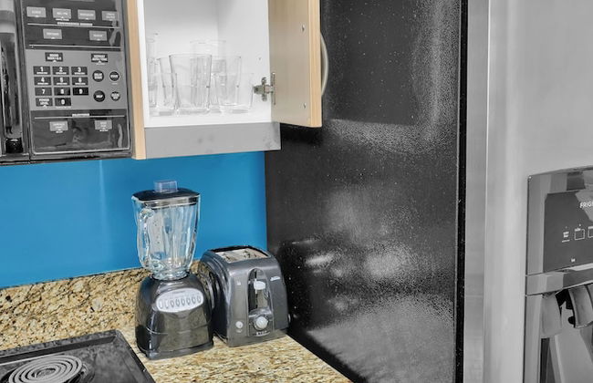 Relaxing Condo with Free Parking - Foto 18