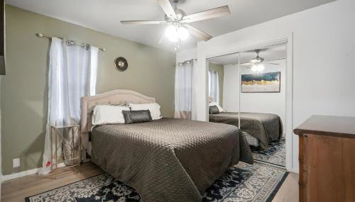 Cozy single story 2 bdrm family home near the BLVD - Foto 2