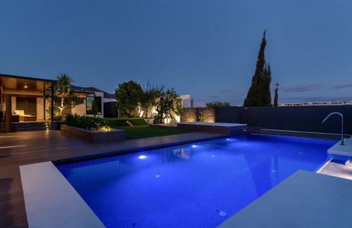 Luxury and Harmony House - Photo 13