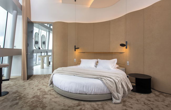 Vilnius TV Tower Apartments DEBESYS - Photo 9