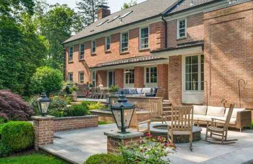 Luxury Princeton Estate Pool, Hot Tub, Sleeps 20 - Photo 10