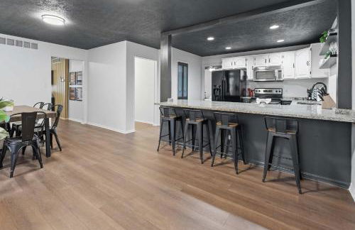 Luxury Home Near Grand Park and Wineries - Foto 24