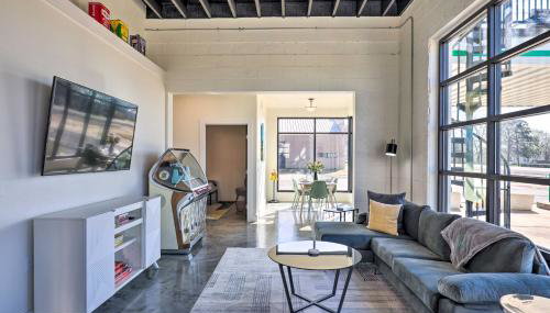 Unique Texas Home in Converted Gas Station! - Foto 5